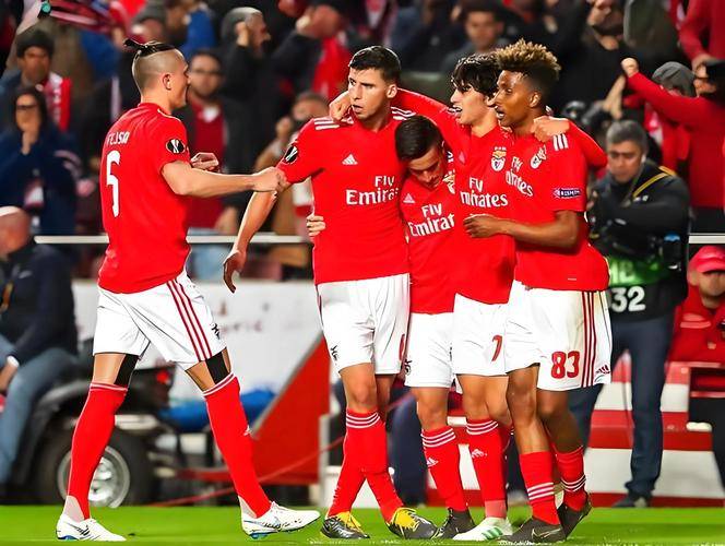 爱游戏体育客户端-里程碑夜罗马豪取连胜赛后西汉姆伤情更新——葡超节点到来，网友：尤文图斯止住颓势备战德国杯的简单介绍