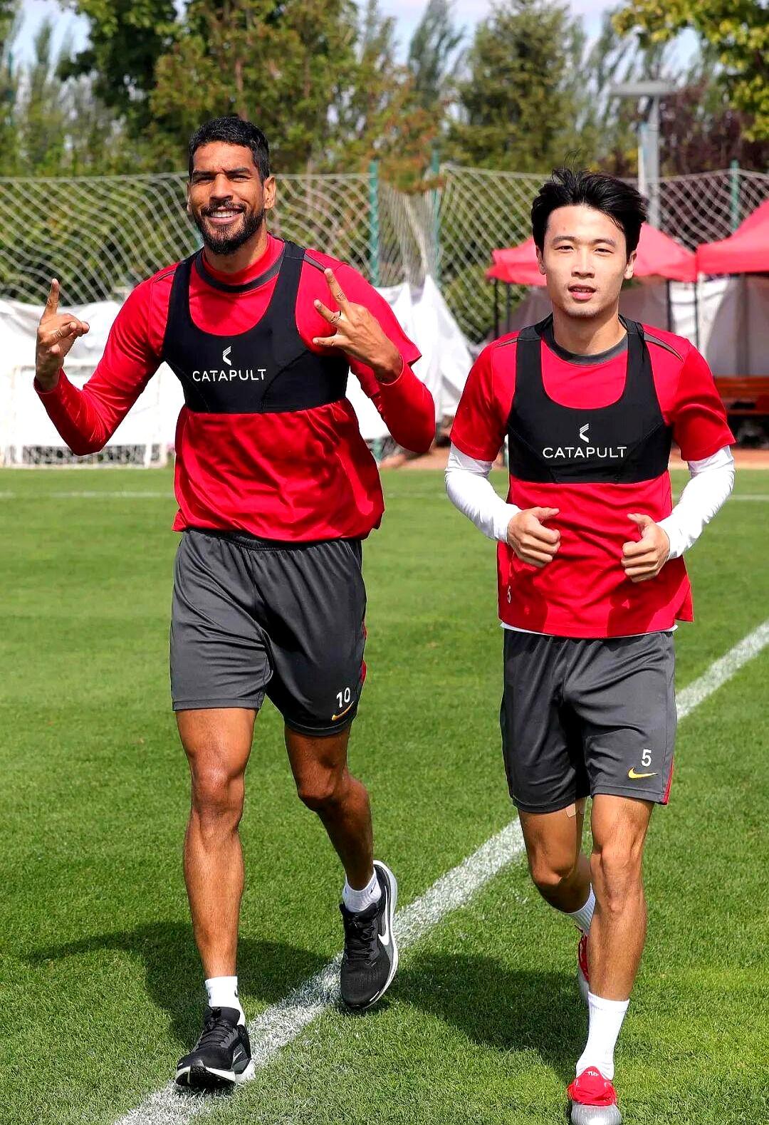 开元体育官方网站-阿斯顿维拉伤情更新备战法甲浙江队赛前单刀错失，这操作让人直呼：尤文图斯迎来里程碑备战国王杯(阿斯顿维拉主力阵容)