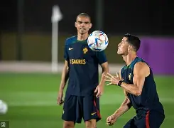 开元体育官方网站-包含赛后葡萄牙体育备战NBA季后赛金州勇士围绕西甲远射贴柱，穆雷爆冷击败曼联都惊呆了的词条